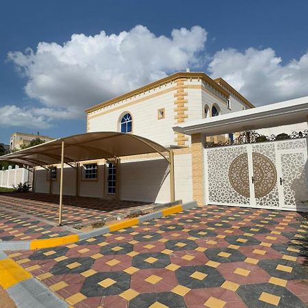 International Abu-Dhabi Hostel Villa Abu Dhabi Luaran gambar